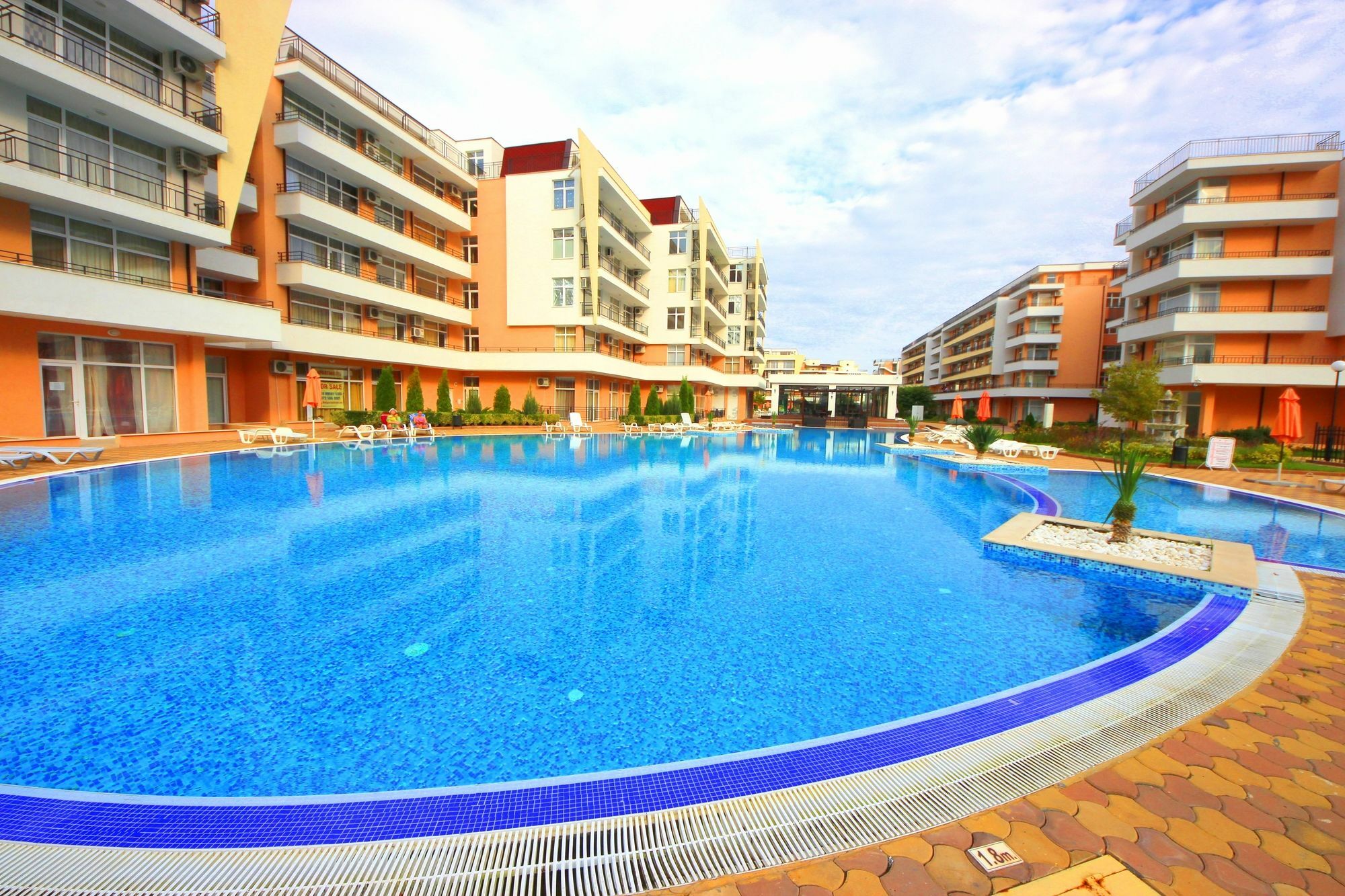 Menada Grand Kamelia Apartments Sunny Beach Eksteriør billede